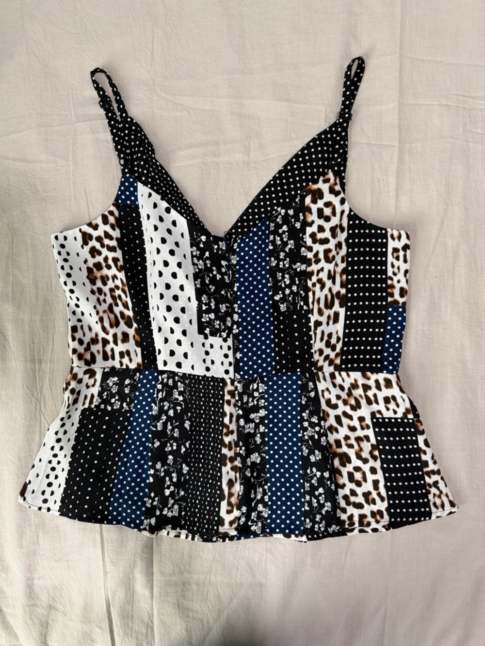 CAbi Crossover Cami, Mixed Print V-Neck Cami in Black White Navy, SZ 8 - Picture 2 of 14